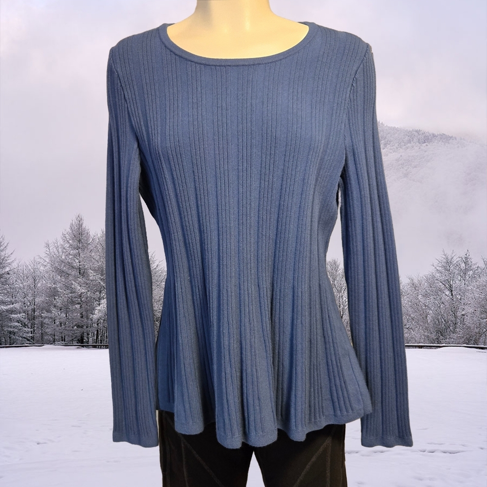NWT Hugo Boss Sweater - Size Medium‎